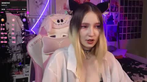 Snapshot of evie_rosen chatting on March 2025 07:59:02 PM Evie online show from March 2025 07:59:02 PM