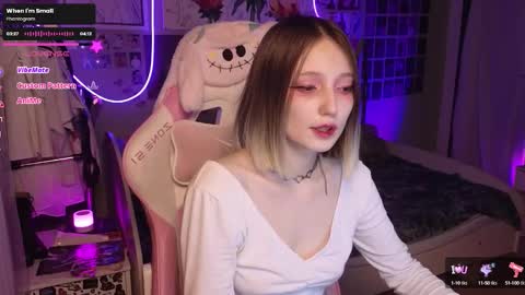 Snapshot of evie_rosen chatting on September 2025 08:54:01 PM Evie online show from September 2025 08:54:01 PM