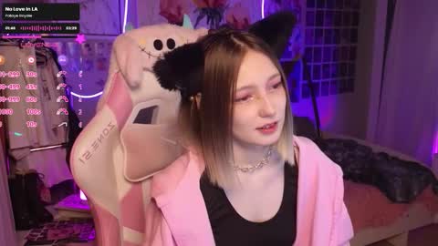 Snapshot of evie_rosen chatting on September 2025 01:32:02 AM Evie online show from September 2025 01:32:02 AM