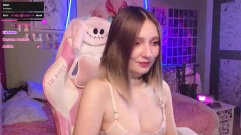 Snapshot of evie_rosen chatting on November 2025 03:09:02 AM Evie online show from November 2025 03:09:02 AM