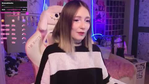 Snapshot of evie_rosen chatting on December 2025 08:28:02 PM Evie online show from December 2025 08:28:02 PM