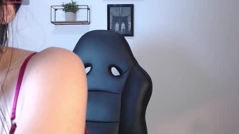 Sofia and David online show from December 2025 03:04:02 AM