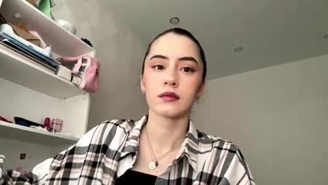 Snapshot of evitamoodie chatting on May 2026 01:38:02 PM Chloe online show from May 2026 01:38:02 PM