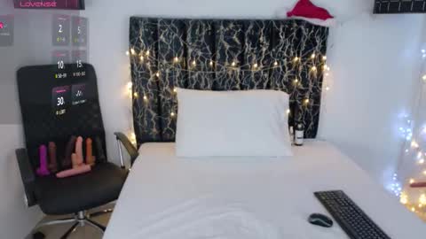 evvaa_moon online show from December 2025 12:32:01 PM