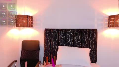 evvaa_moon online show from April 2026 12:31:01 PM