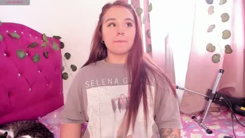 Snapshot of evy_orange1 chatting on December 2024 04:29:02 PM EVY online show from December 2024 04:29:02 PM