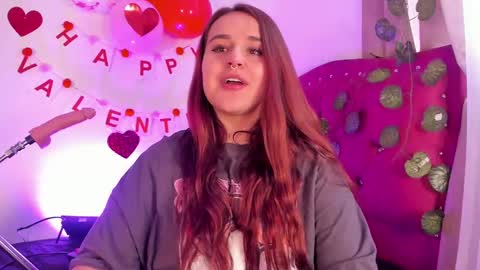 Snapshot of evy_orange1 chatting on January 2025 05:32:01 PM EVY online show from January 2025 05:32:01 PM