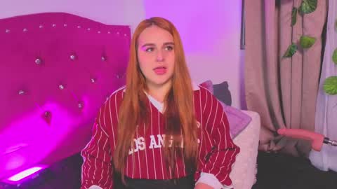 Snapshot of evy_orange1 chatting on September 2025 12:38:01 AM EVY online show from September 2025 12:38:01 AM