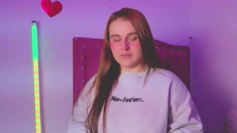 Snapshot of evy_orange1 chatting on October 2025 12:53:01 AM EVY online show from October 2025 12:53:01 AM