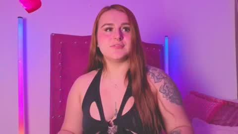 Snapshot of evy_orange1 chatting on October 2025 12:22:01 AM EVY online show from October 2025 12:22:01 AM