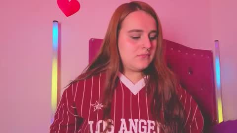 Snapshot of evy_orange1 chatting on October 2025 11:49:02 PM EVY online show from October 2025 11:49:02 PM