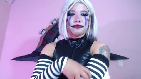 Im Evy online show from October 2025 11:25:01 PM