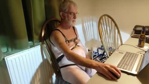 Naaktloper online show from September 2025 02:30:02 PM