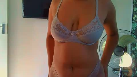 courtney online show from April 2026 05:52:01 AM