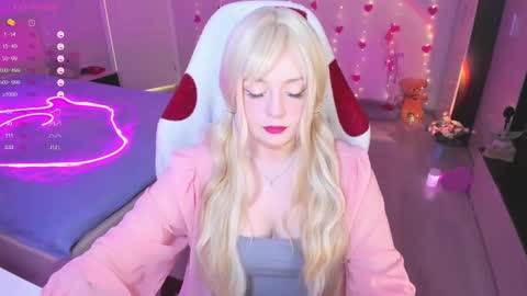 Snapshot of exhoneyangel chatting on March 2025 09:12:02 AM  Amy  online show from March 2025 09:12:02 AM