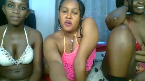 Snapshot of exotic_cutiee chatting on April 2026 03:02:01 PM exotic_cutiee online show from April 2026 03:02:01 PM