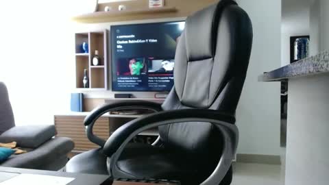 Snapshot of exotic_dude chatting on January 2025 08:26:02 PM camilo online show from January 2025 08:26:02 PM