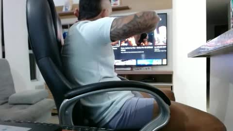 Snapshot of exotic_dude chatting on February 2025 11:53:01 PM camilo online show from February 2025 11:53:01 PM