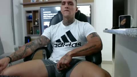 Snapshot of exotic_dude chatting on March 2025 06:01:01 AM camilo online show from March 2025 06:01:01 AM