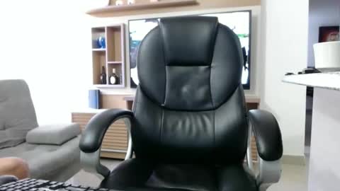 Snapshot of exotic_dude chatting on September 2025 10:42:02 PM camilo online show from September 2025 10:42:02 PM