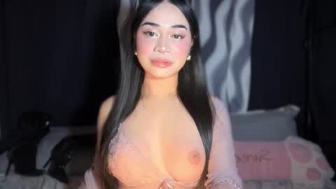 Snapshot of expensivets_chloe chatting on October 2025 03:51:02 PM chloee online show from October 2025 03:51:02 PM