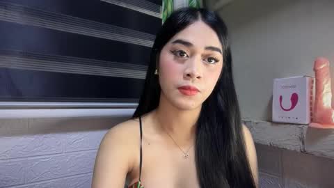 Snapshot of expensivets_chloe chatting on October 2025 08:53:02 PM chloee online show from October 2025 08:53:02 PM