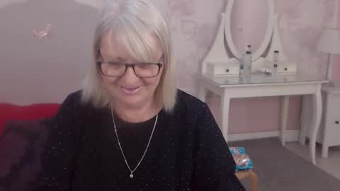 Snapshot of experiencedalana chatting on May 2026 10:25:02 PM Alana online show from May 2026 10:25:02 PM