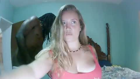 Snapshot of exploringusxxx chatting on June 2026 03:44:01 PM ExploringUs online show from June 2026 03:44:01 PM