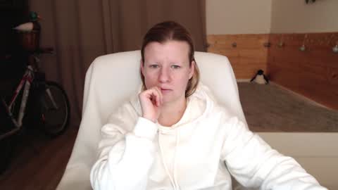 Crystal online show from December 2024 09:35:01 PM