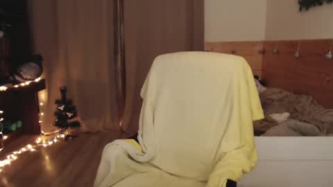 Crystal online show from February 2025 04:04:02 PM