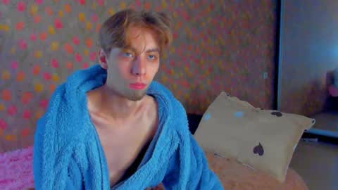 Snapshot of exxry chatting on December 2025 12:32:01 PM exxry online show from December 2025 12:32:01 PM