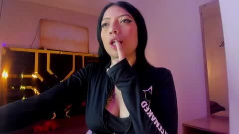 Snapshot of ey_im_simone_ chatting on July 2026 12:11:02 PM online show from July 2026 12:11:02 PM