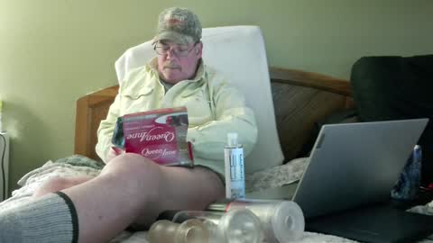 Eyeswideshut63 online show from December 2024 10:36:02 PM