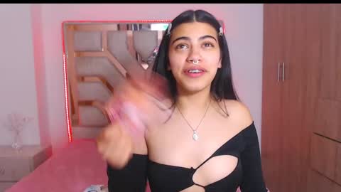 Snapshot of eylin_sofia chatting on February 2025 04:15:01 AM eylin_sofia online show from February 2025 04:15:01 AM