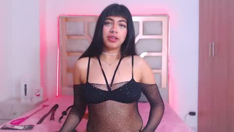 Snapshot of eylin_sofia chatting on February 2025 07:44:02 AM eylin_sofia online show from February 2025 07:44:02 AM