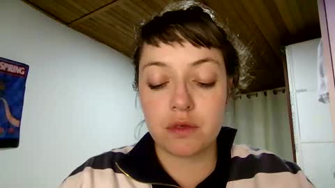 Snapshot of ezlngirl chatting on January 2025 04:33:02 AM Aimee online show from January 2025 04:33:02 AM