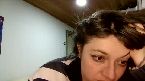 Snapshot of ezlngirl chatting on January 2025 04:47:02 AM Aimee online show from January 2025 04:47:02 AM