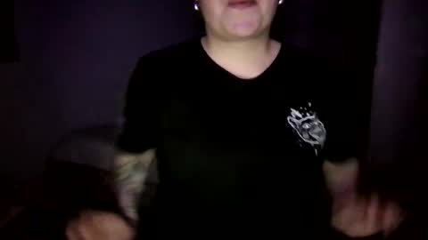 Snapshot of ezlngirl chatting on January 2025 01:56:02 AM Aimee online show from January 2025 01:56:02 AM