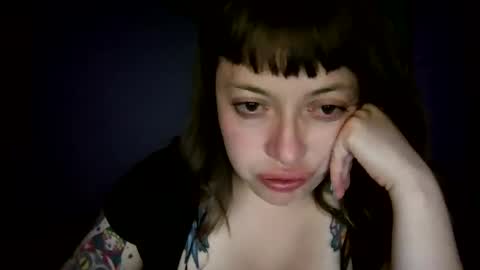 Snapshot of ezlngirl chatting on January 2025 01:36:02 AM Aimee online show from January 2025 01:36:02 AM