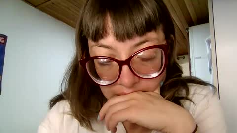 Snapshot of ezlngirl chatting on January 2025 01:03:01 PM Aimee online show from January 2025 01:03:01 PM