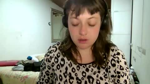 Snapshot of ezlngirl chatting on February 2025 04:23:01 AM Aimee online show from February 2025 04:23:01 AM