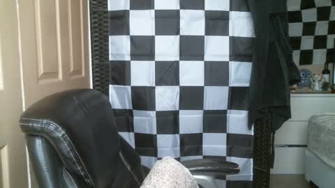 Ezra Naamah online show from February 2025 08:22:01 PM