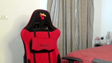 Ezzio Scolaro online show from March 2026 10:31:02 PM