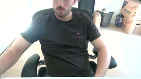 Snapshot of fabian_196 chatting on May 2026 04:45:02 PM Call me bitch online show from May 2026 04:45:02 PM