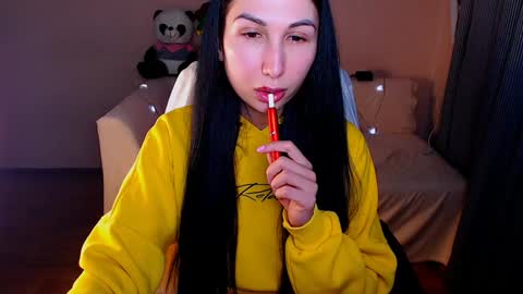 Elli  online show from January 2025 02:17:02 PM