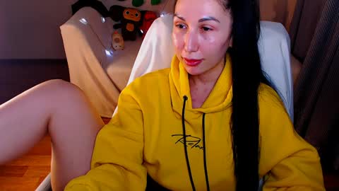 Elli  online show from January 2025 03:19:01 PM