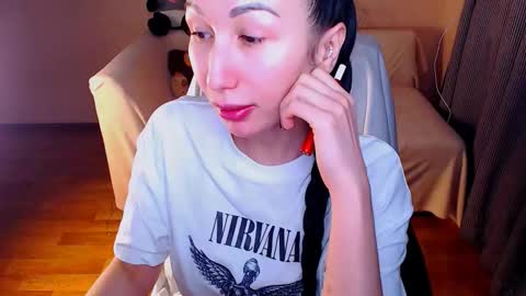 Elli  online show from October 2025 03:45:02 PM