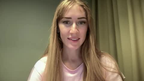 Snapshot of fairy_face chatting on September 2025 08:08:02 PM fairy_face online show from September 2025 08:08:02 PM