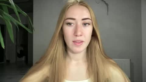 Snapshot of fairy_face chatting on September 2025 08:03:01 PM fairy_face online show from September 2025 08:03:01 PM