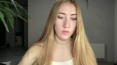 Snapshot of fairy_face chatting on October 2025 08:40:01 PM fairy_face online show from October 2025 08:40:01 PM